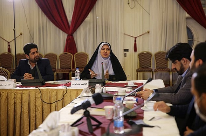 مریم پاسالار در نشست با سخنگوی دولت: استفاده از ظرفیت بانوان در مدیریت روابط عمومی&zwnj;ها افزایش یابد/ ايجاد نمايشگاها دايمی و موقت جهت تقويت اقتصادي توليدكنندگان محصولات خانگي امری ضروری است