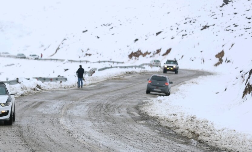 محور مشهد به تربت حیدریه باز اما لغرنده است + فیلم
